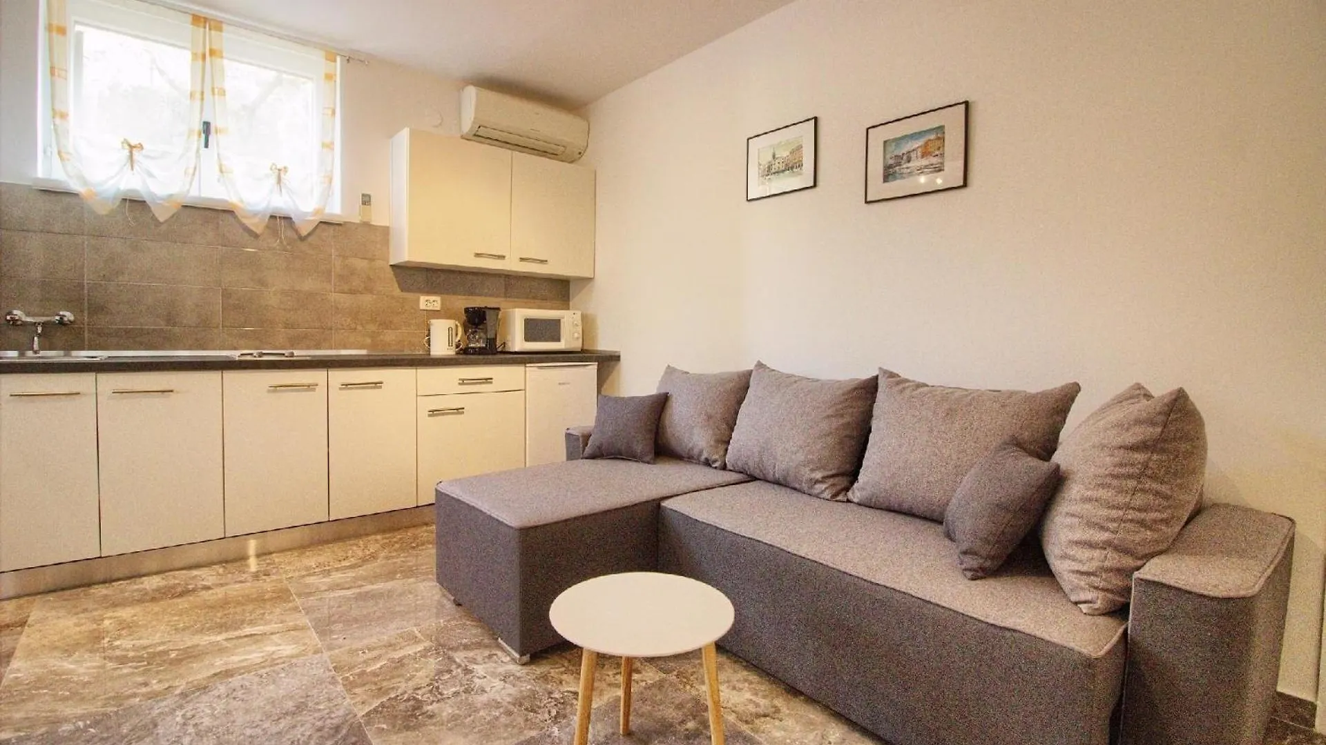 Ferienwohnung Fuer 4 Personen Ca 35 Qm In Banjole, Istrien Istrische Riviera Banjole
