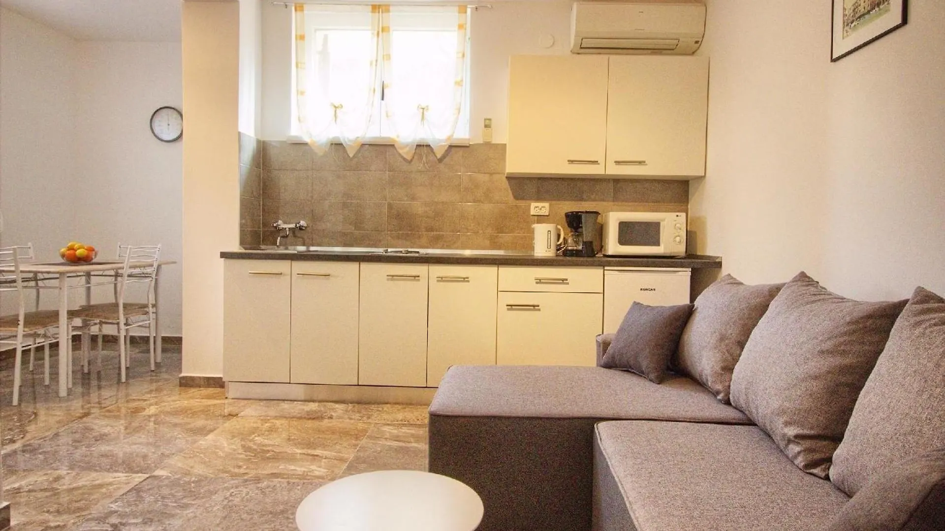 Ferienwohnung Fuer 4 Personen Ca 35 Qm In Banjole, Istrien Istrische Riviera 0*, Banjole